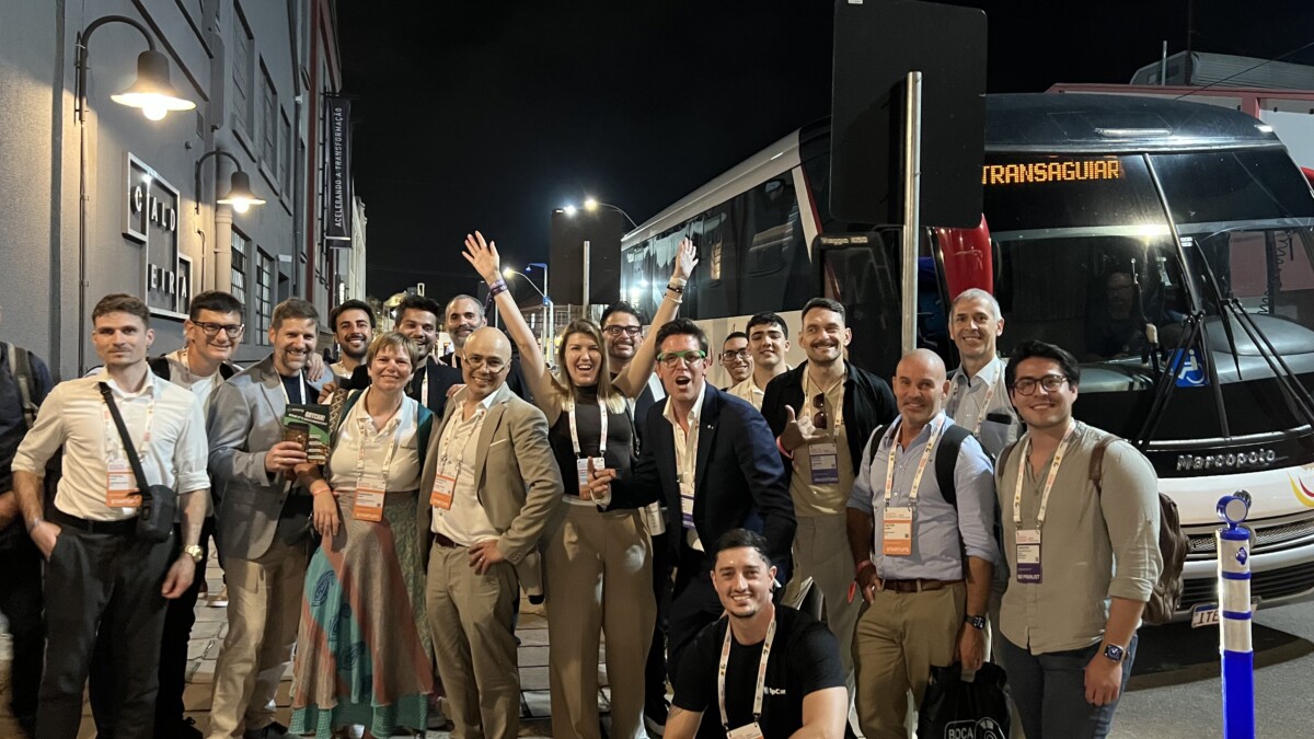 South Summit Brazil 2026 - GLOBALS on Tour Bus